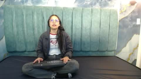 Katalina online show from May 5, 7:33 pm