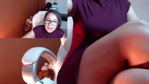 Snapshot of katalina_dm chatting on December 14, 4:34 am Katalina online show from December 14, 4:34 am