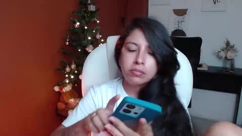 Snapshot of katalina_dm chatting on December 27, 2:04 am Katalina online show from December 27, 2:04 am