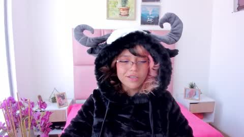 Kata Garcia online show from February 10, 3:49 pm