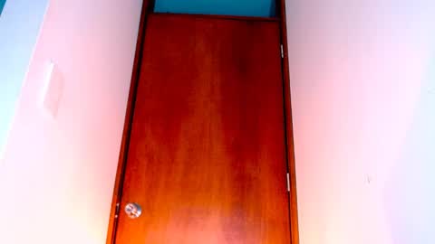 Snapshot of katalinaferreirax chatting on December 5, 11:18 pm katalinaferreirax online show from December 5, 11:18 pm