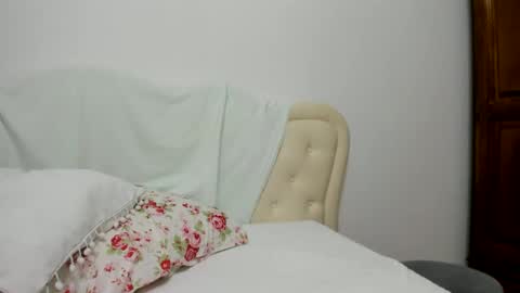 Snapshot of kate_cherry25 chatting on February 2, 5:15 pm kate cherry25 online show from February 2, 5:15 pm