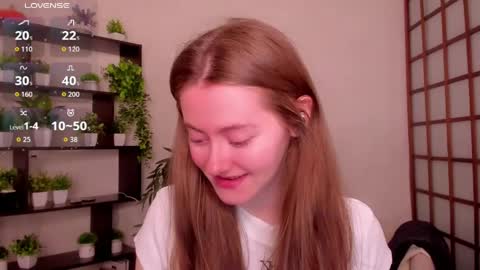 Snapshot of kate_cuddle chatting on May 6, 2:08 am Kate online show from May 6, 2:08 am