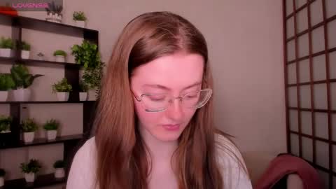 Snapshot of kate_cuddle chatting on May 14, 2:07 am Kate online show from May 14, 2:07 am
