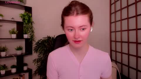 Snapshot of kate_cuddle chatting on June 15, 2:36 am Kate online show from June 15, 2:36 am