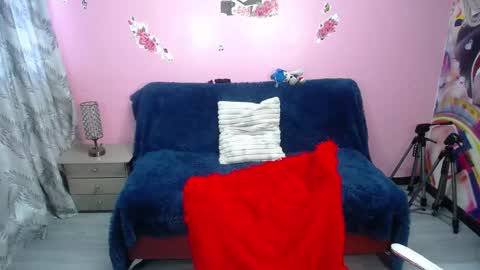 kate_lawrence_ online show from December 10, 11:54 am