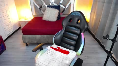 kate_lawrence_ online show from February 26, 10:04 am