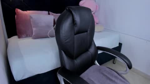 kate lua online show from February 25, 12:04 pm