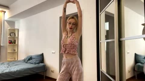 kate_mikki online show from March 6, 2:30 am