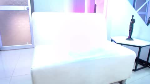 Kate  online show from March 4, 3:37 pm