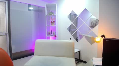 Kate  online show from March 10, 7:50 pm