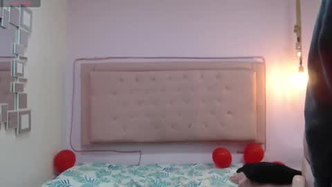 kate online show from February 18, 9:43 am