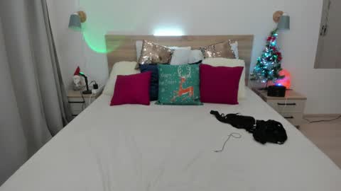 kate_redgar online show from January 15, 1:37 pm