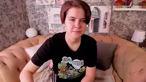 Snapshot of kate_viz chatting on March 2, 9:38 am kate_viz online show from March 2, 9:38 am