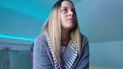 KateAllyaa online show from December 21, 5:03 am