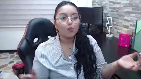 kateanderss online show from November 23, 5:29 am