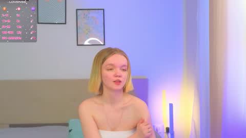 Snapshot of katebunnys chatting on February 14, 7:05 am katebunnys online show from February 14, 7:05 am