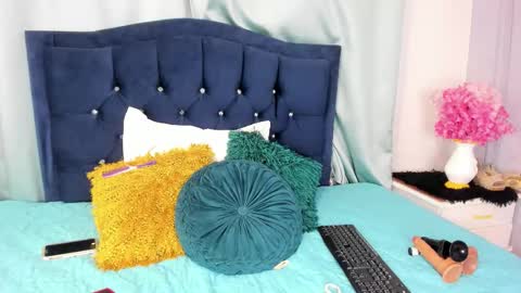 Snapshot of kateeowens_ chatting on February 7, 12:31 pm Kate online show from February 7, 12:31 pm