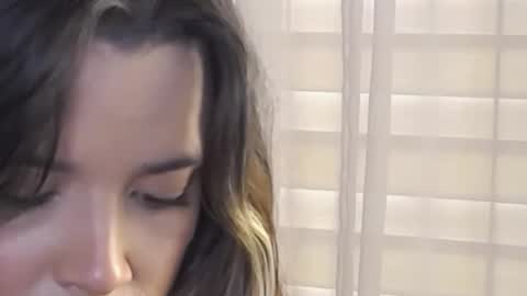 Snapshot of katejolie chatting on October 7, 10:29 pm Help me with rate thanks online show from October 7, 10:29 pm