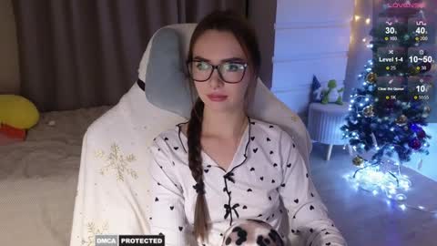 Snapshot of kateleoo chatting on December 14, 4:42 pm Im Kate  online show from December 14, 4:42 pm