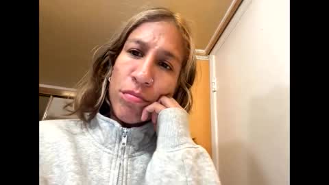 Snapshot of katelinxxx chatting on November 19, 2:55 am Katelin online show from November 19, 2:55 am