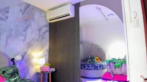 Im Katherine but call me Kate  online show from October 5, 12:47 pm