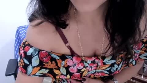 Snapshot of katerinamilf_ chatting on June 22, 8:11 am kata online show from June 22, 8:11 am