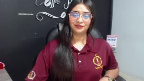 Call me Lau  online show from May 5, 9:45 pm