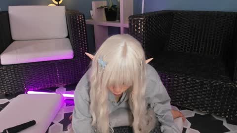 KatheGomez  online show from January 13, 8:15 pm