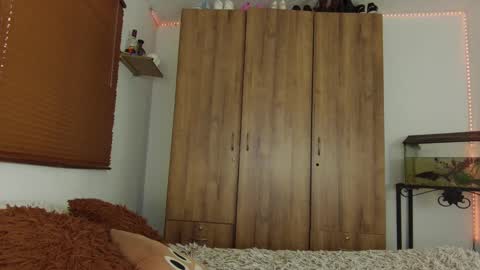 Snapshot of katherin_petrova1 chatting on January 21, 1:50 am kathe online show from January 21, 1:50 am