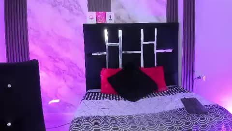Snapshot of katherina_diaz chatting on July 15, 2:06 am Katherina online show from July 15, 2:06 am