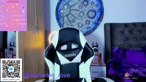 Snapshot of katherine_rose_ chatting on April 30, 10:14 pm katherine_rose_ online show from April 30, 10:14 pm