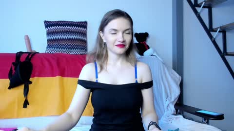 Katherine online show from December 8, 10:19 am