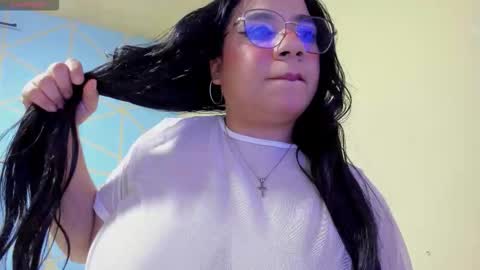 Snapshot of kathiaa_spring chatting on October 6, 2:53 am kathia online show from October 6, 2:53 am