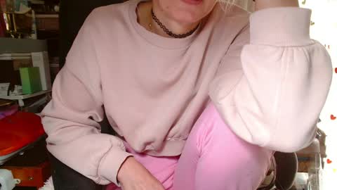 Snapshot of kathleenedwards chatting on May 21, 10:33 am Kathleen online show from May 21, 10:33 am