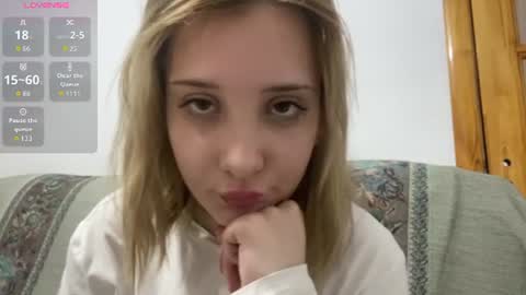 Snapshot of kathrinekiening chatting on June 11, 4:16 pm Jessie online show from June 11, 4:16 pm