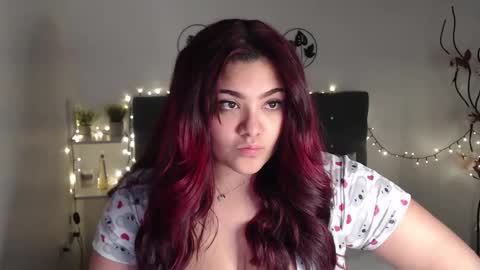 kathygonzalez_ online show from January 11, 11:45 am