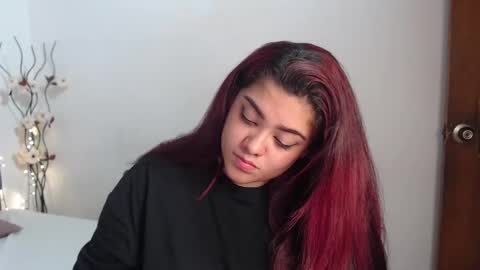 kathygonzalez_ online show from February 26, 6:32 pm