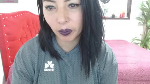 Snapshot of katia_collins chatting on December 19, 5:18 am Katia collins online show from December 19, 5:18 am