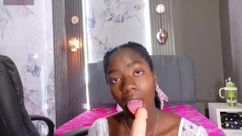 Snapshot of katia_green chatting on March 1, 12:51 pm Katia online show from March 1, 12:51 pm