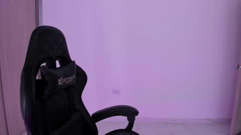 Snapshot of katia_sex25 chatting on June 24, 6:40 pm Katia online show from June 24, 6:40 pm