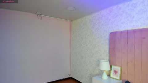 Snapshot of katiawilson_ chatting on February 18, 12:56 pm katiawilson online show from February 18, 12:56 pm