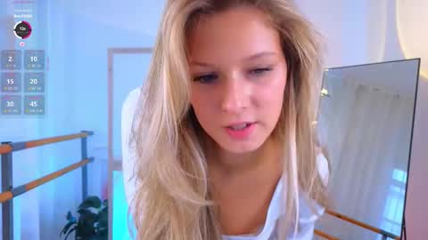 Snapshot of katie_dierse chatting on October 10, 2:05 pm Katie online show from October 10, 2:05 pm