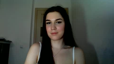 Snapshot of katie_foxi chatting on June 6, 5:28 pm katie_foxi online show from June 6, 5:28 pm