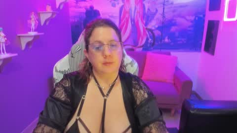 katerin Joness online show from December 6, 3:55 pm