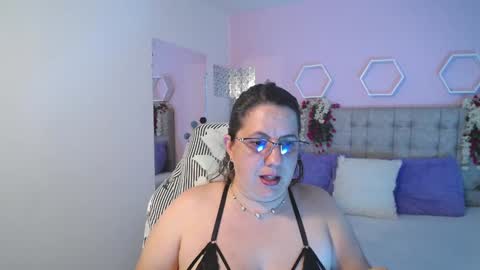 katerin Joness online show from December 15, 5:53 pm