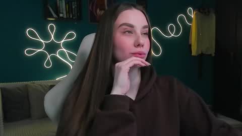 Katie online show from April 14, 6:03 pm