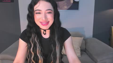 Snapshot of katieangel1 chatting on October 10, 11:42 am katieangel1 online show from October 10, 11:42 am