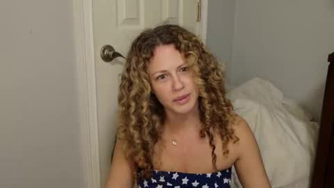 Snapshot of katiecoxxwell chatting on March 22, 2:15 am Katie Coxxwell online show from March 22, 2:15 am