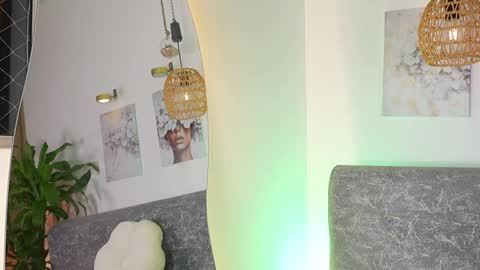 Katie online show from March 31, 10:37 am